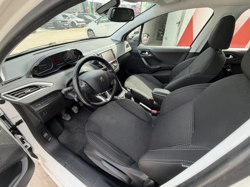 Imagen de Peugeot 208