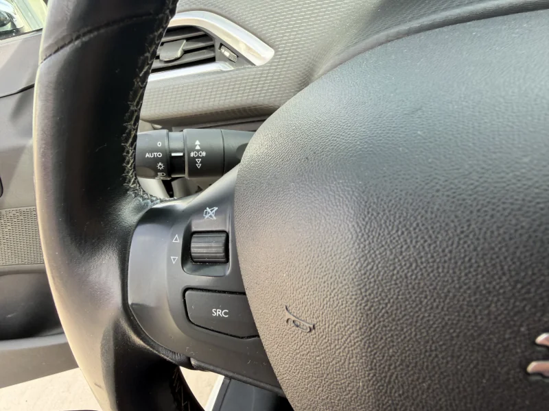 Imagen de Peugeot 208
