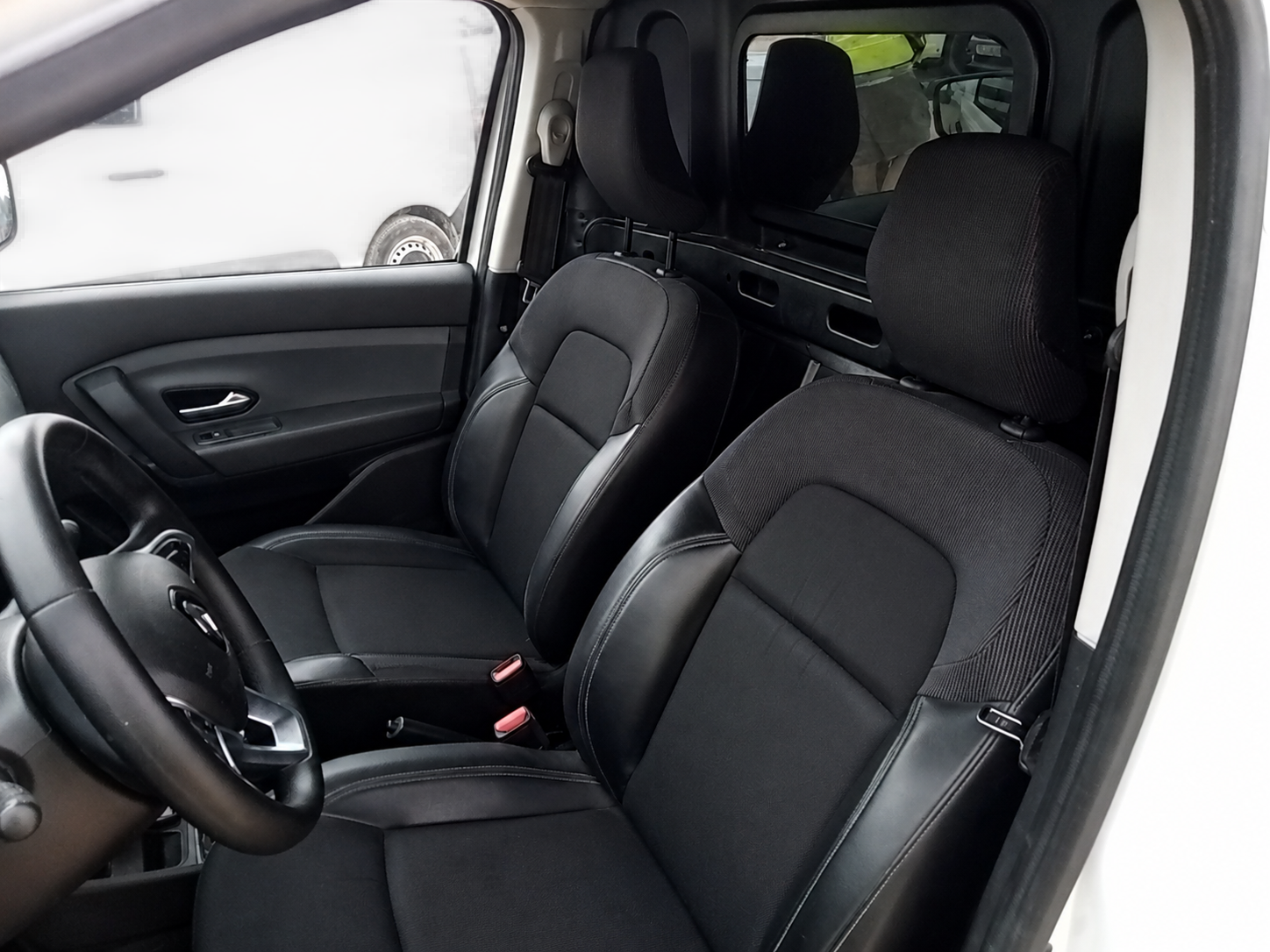Imagen 8 de Renault Express Diesel 95 CV por 14.990 €