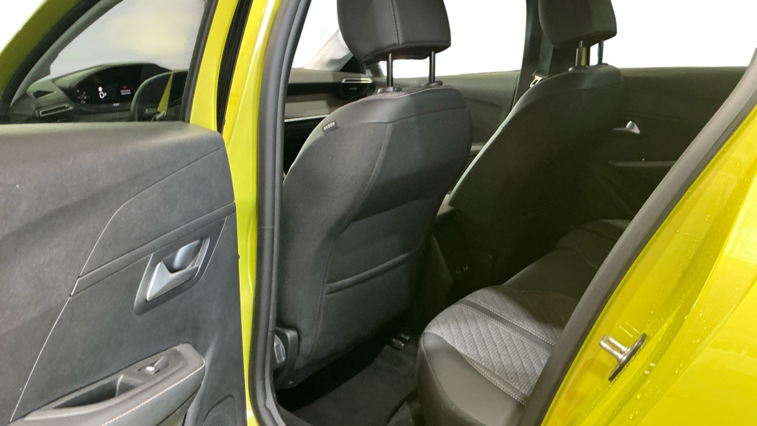 Imagen 6 de Peugeot 208 Híbrido 101 CV por 19.490 €