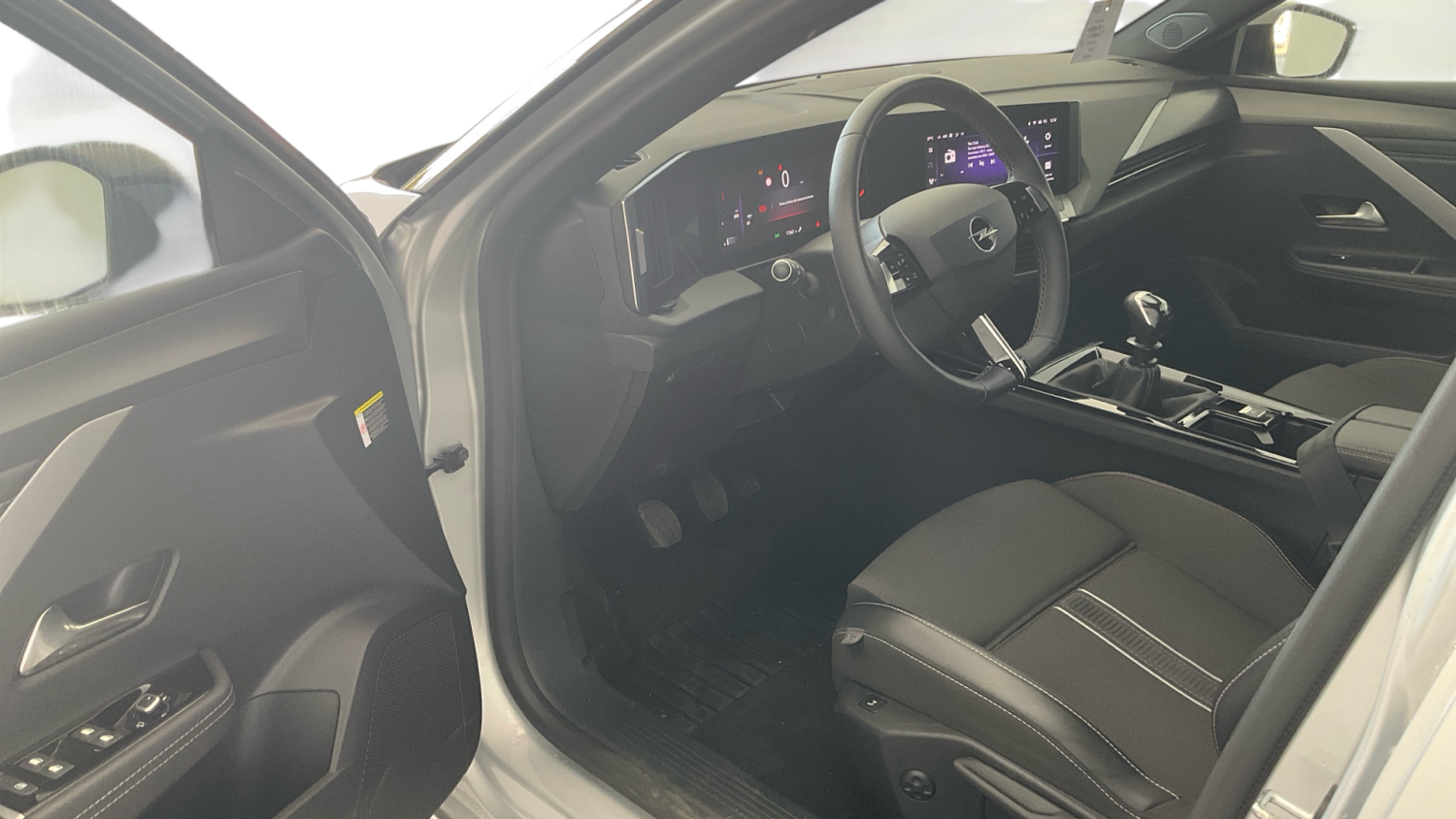 Imagen 7 de Opel Astra Gasolina 131 CV por 18.990 €