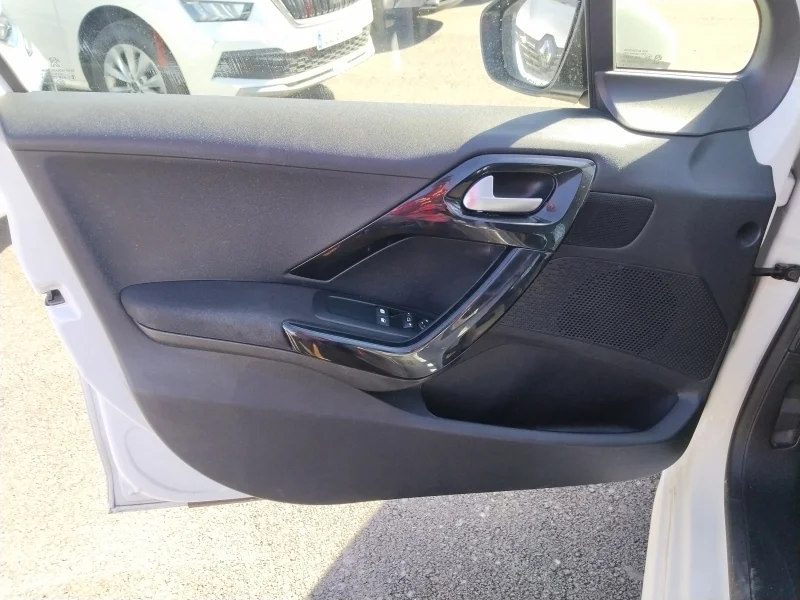 Imagen de Peugeot 208