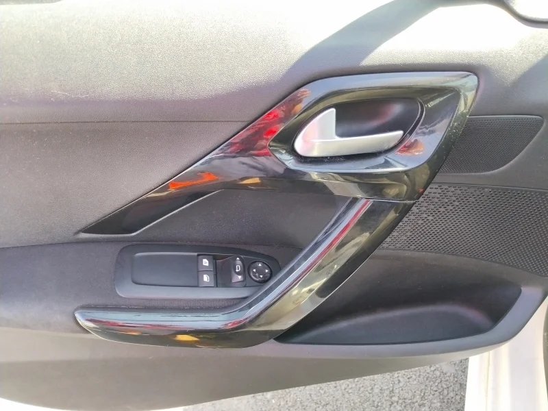 Imagen de Peugeot 208