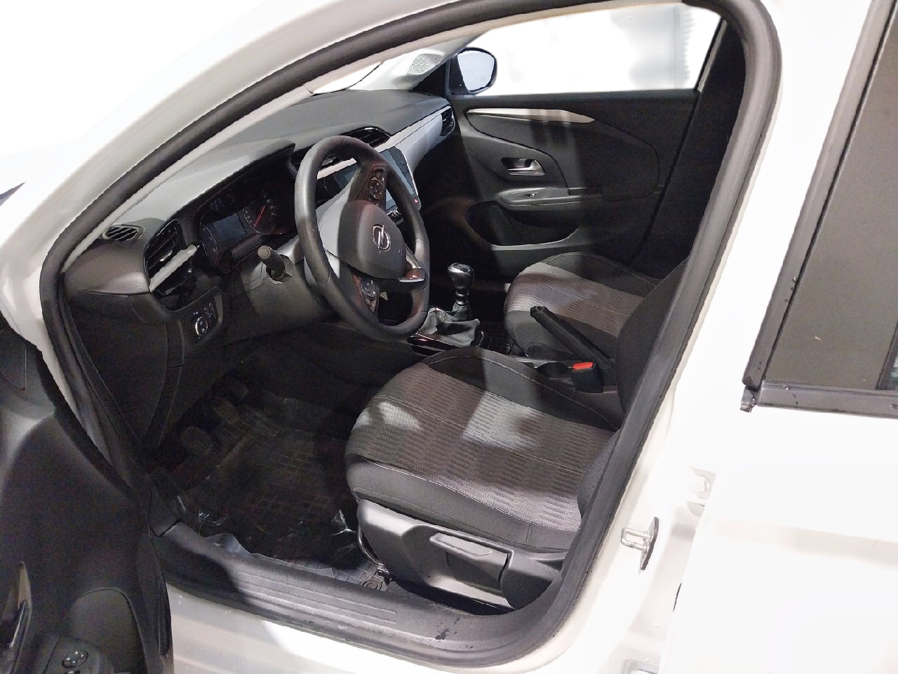 Imagen 7 de Opel Corsa Gasolina 100 CV por 11.690 €