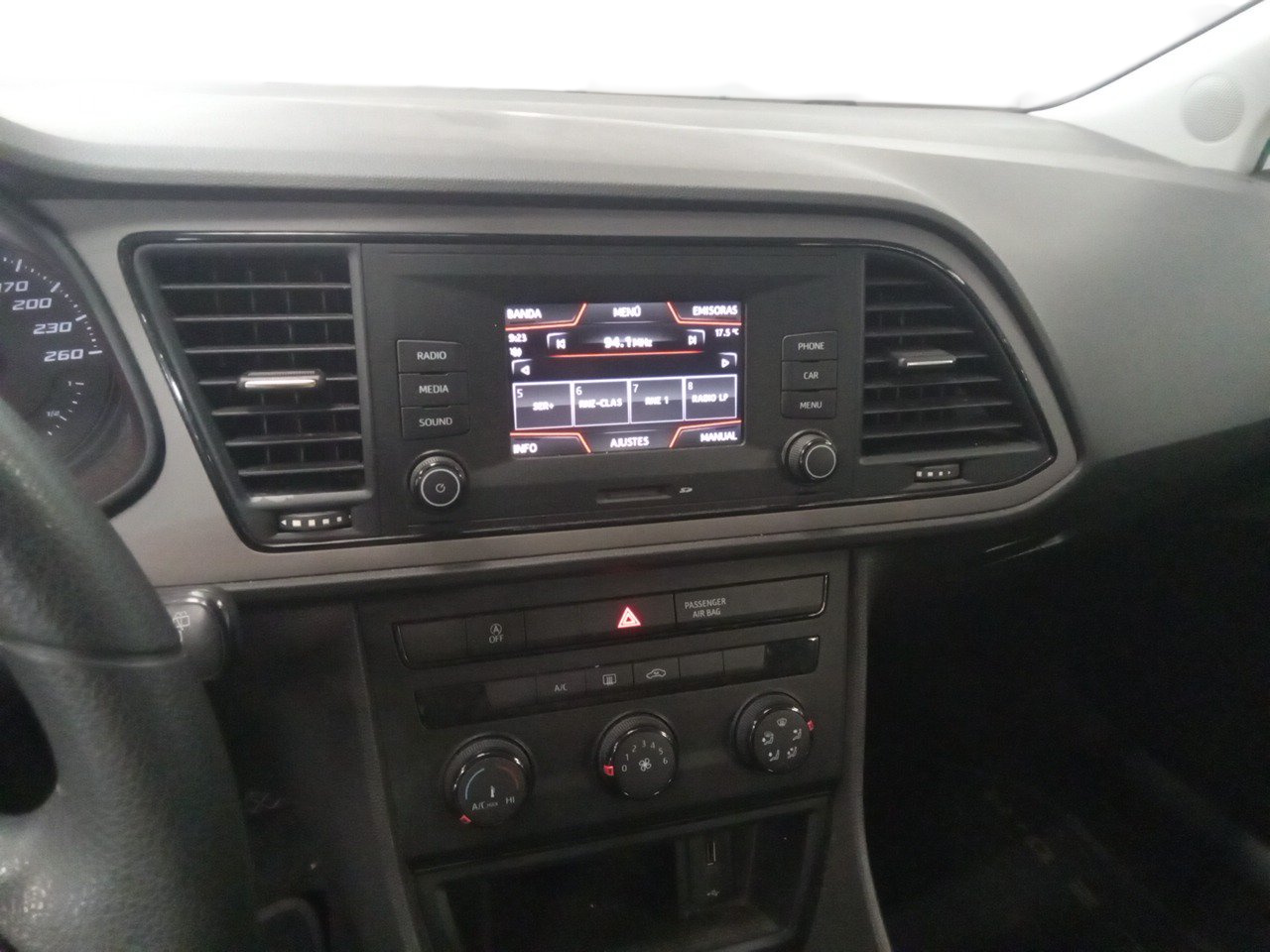 Imagen 9 de SEAT León Diesel 116 CV por 14.490 €