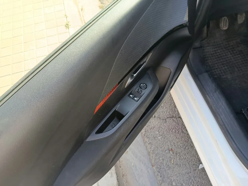 Imagen de Peugeot 208