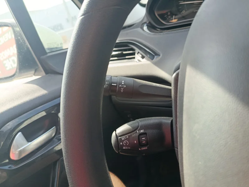 Imagen de Peugeot 208