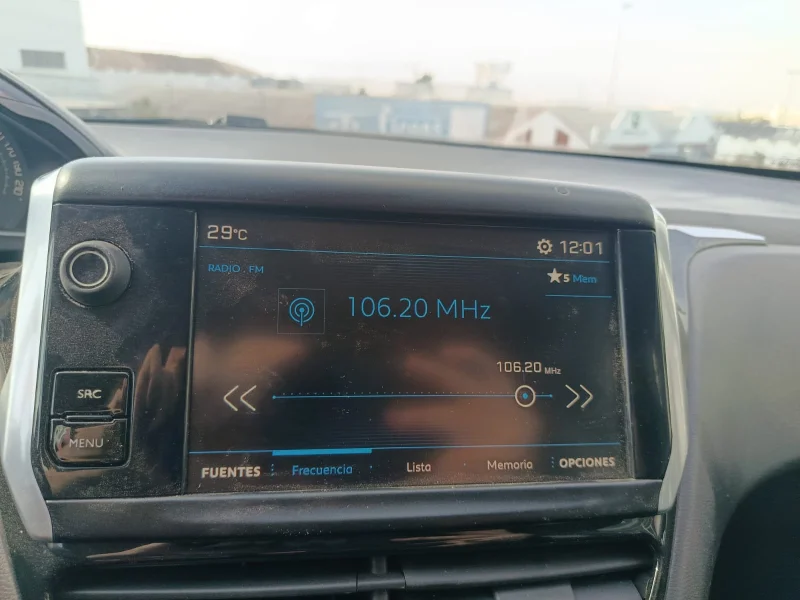 Imagen de Peugeot 208