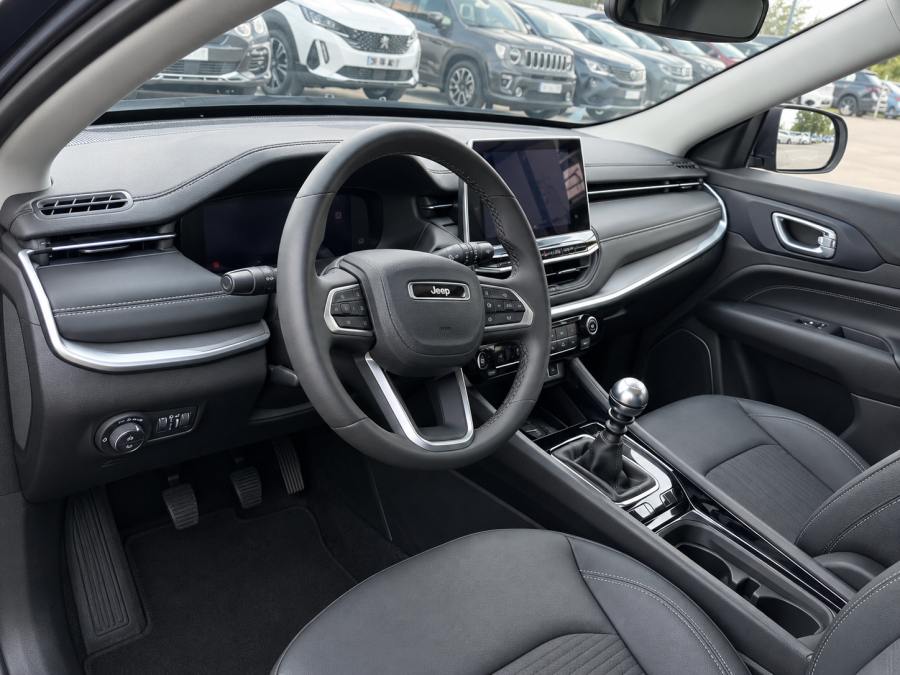 Imagen 3 de Jeep Compass Gasolina 131 CV por 18.990 €