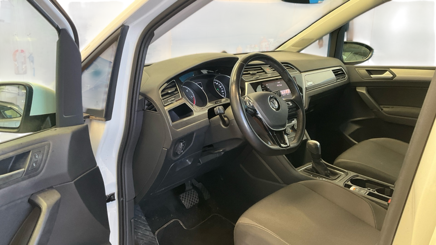 Imagen 4 de Volkswagen Touran Diesel 116 CV por 19.990 €