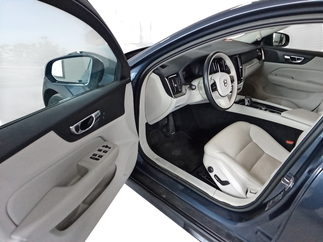 Imagen 7 de Volvo V60 Cross Country Híbrido 197 CV por 29.190 €