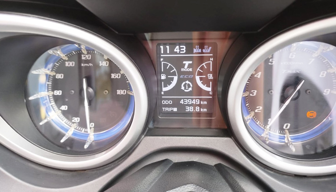 Imagen 2 de Yamaha TMAX DX Gasolina 46 CV por 6.490 €