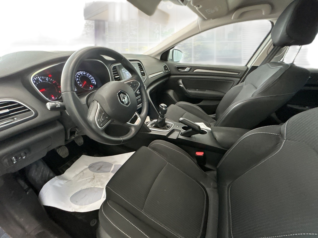 Imagen 7 de Renault Mégane Gasolina 140 CV por 13.190 €