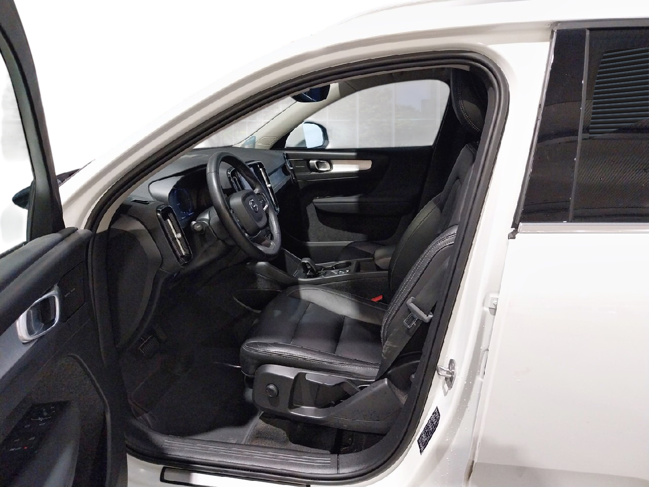 Imagen 7 de Volvo XC40 Híbrido 262 CV por 28.390 €