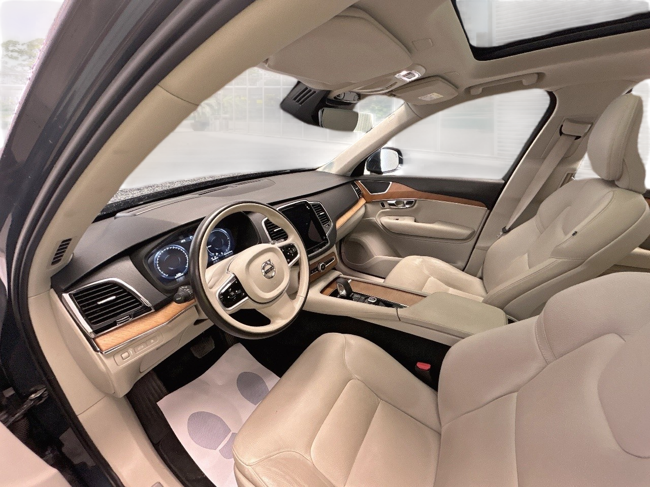 Imagen 7 de Volvo XC90 Híbrido 455 CV por 41.090 €