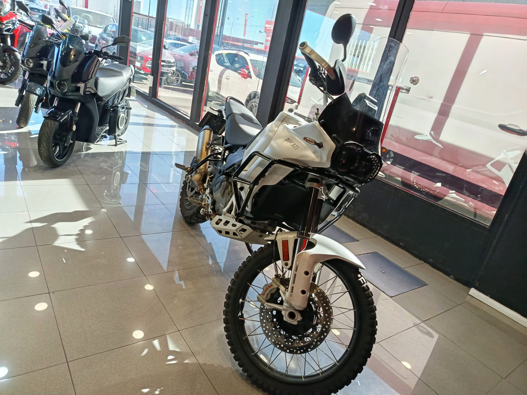 Ducati Desert X Gasolina 110 CV por 11.990 €