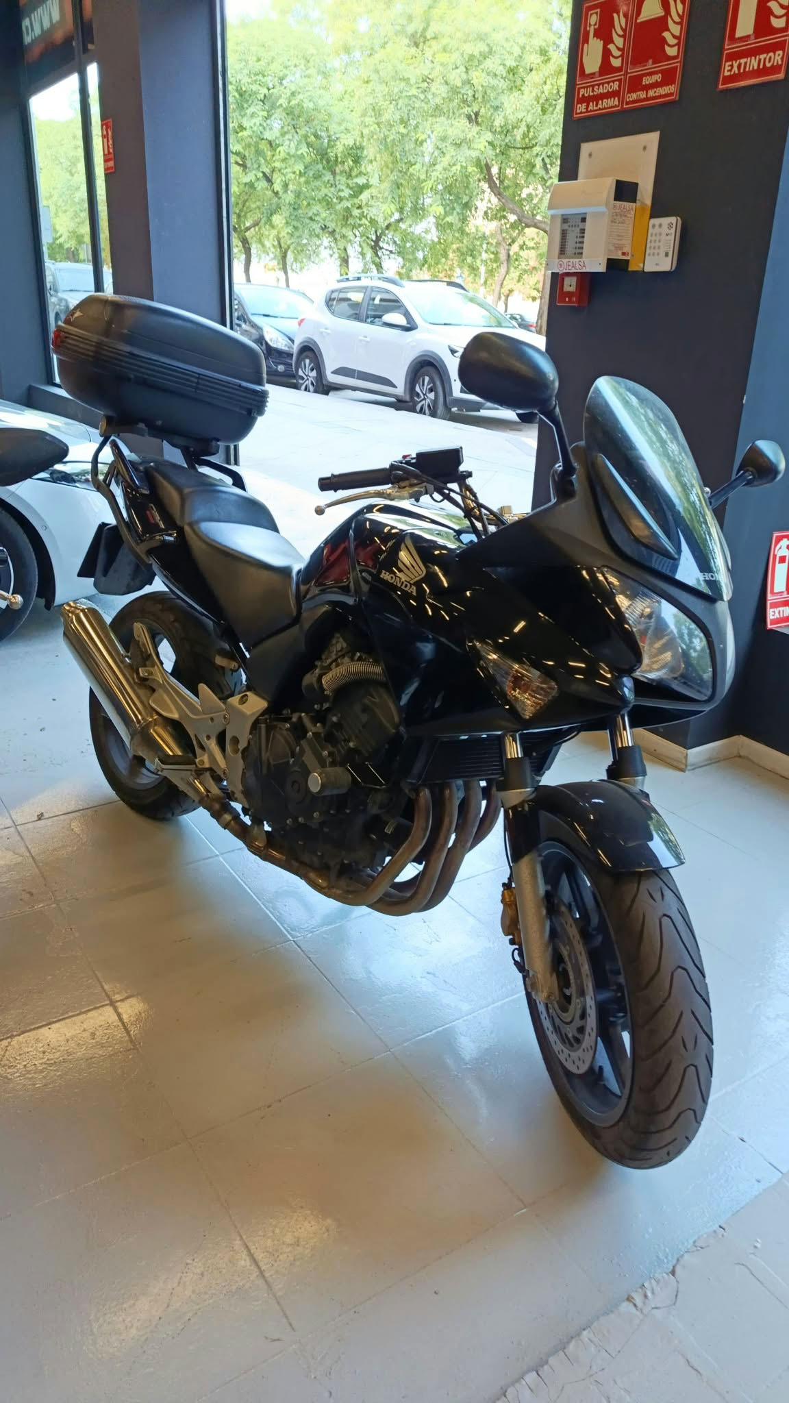 Honda CBF 600 SA Gasolina 77 CV por 2.890 €