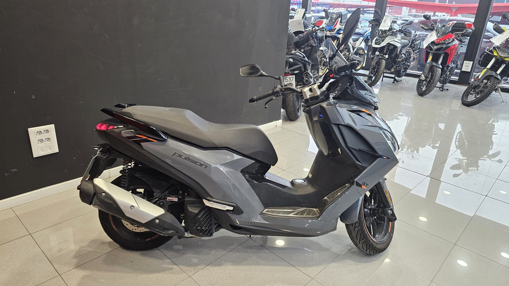 Peugeot PULSION 125 Gasolina 15 CV por 3.390 €
